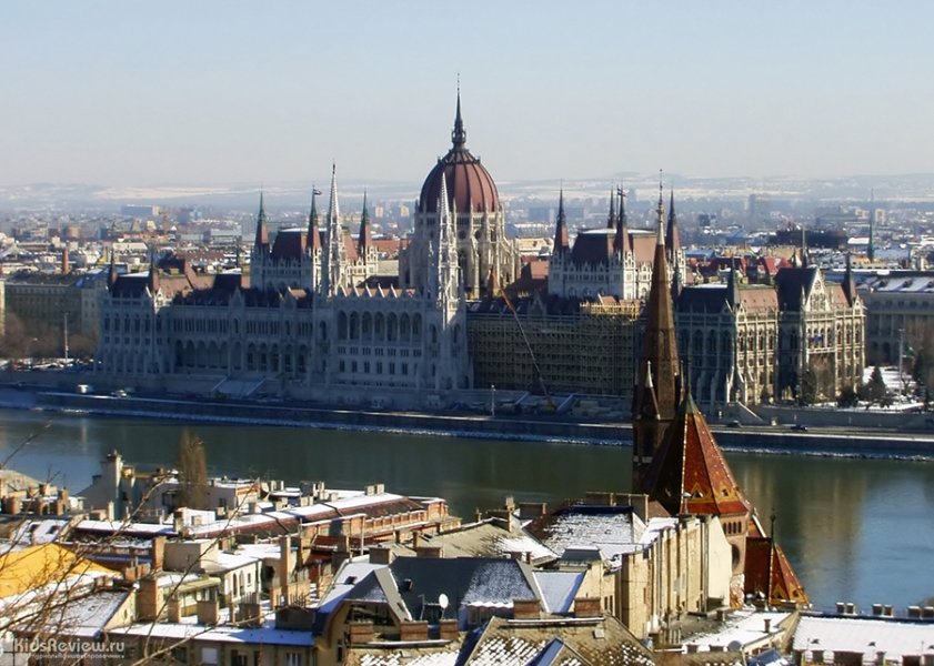 بودابست عاصمة المجر (هِنْغاريا)