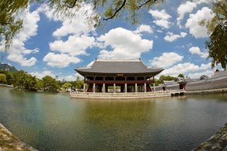 Images of the Gyeongbokgung palace in the North of Seoul, South Korea